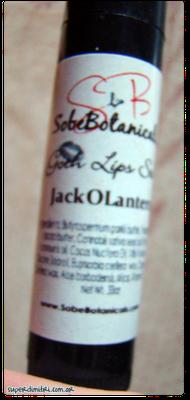 Reseña: Goth Lips Stix Jack O Lantern por Sobe Botanicals Reseña: Goth Lips Stix Jack O Lantern por Sobe Botanicals