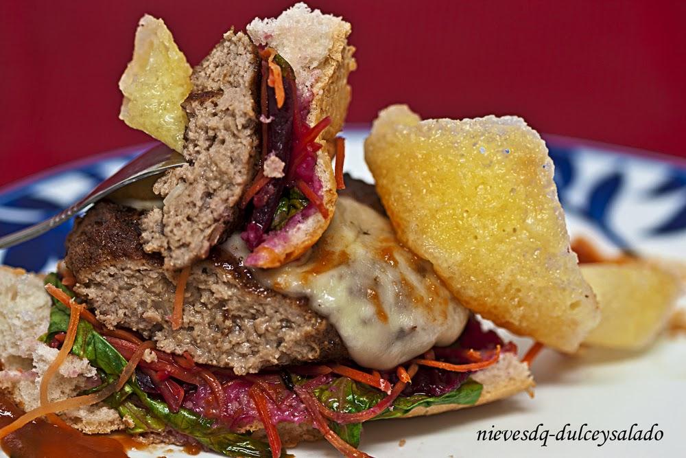 HAMBURGUESA EN SANCHDWICH O TOSTADA