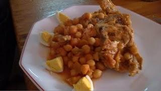 Pollo con pisto y garbanzos