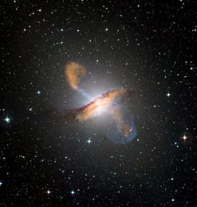 Eyección de chorros energéticos de un agujero negro supermasivo