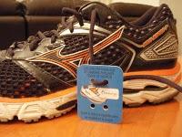 ¿cómo se coloca el chip en la zapatilla?