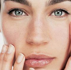 CUIDADOS PARA EL CONTORNO DE OJOS