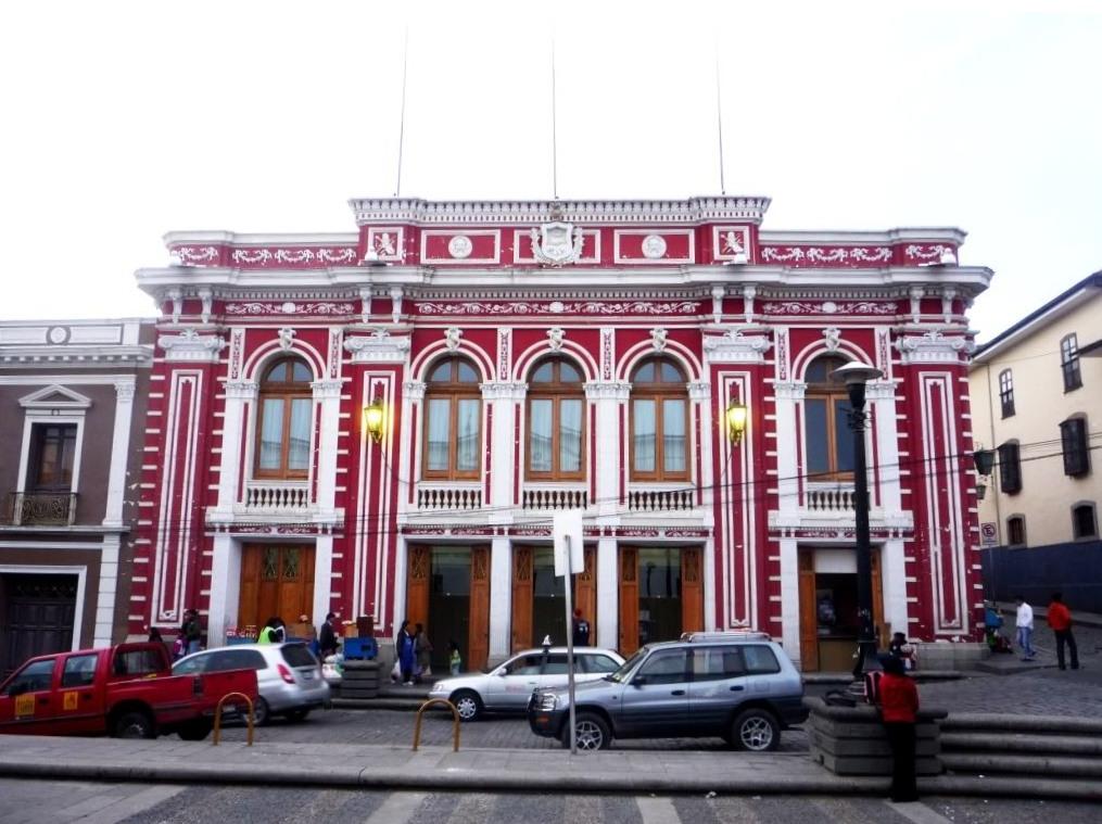Teatro Municipal “Alberto Saavedra Perez”