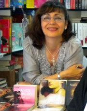 Crítica: LUNA DE ORIENTE de Nieves Hidalgo