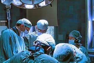 En EEUU estudian limitar las horas de quirófano para los cirujanos