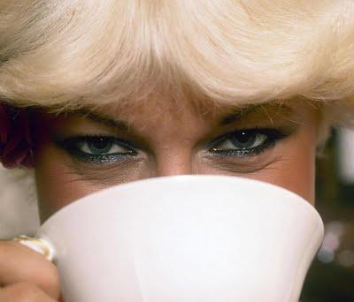 Cafeterías con ojos: laboratorios para estudiar la cooperación humana