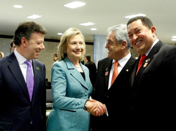 chavez-clinton-piñera-santos De izquierda a derecha: Juan Manuel Santos, Hilary Clinton, Sebastián Piñera y Hugo Chávez
