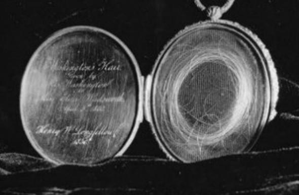 Ocho partes del cuerpo expuestas en raros lugares del mundo