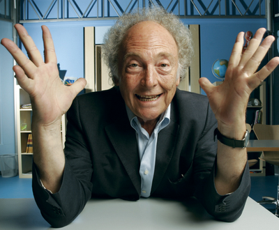 Tres personajes hablan de los “indignados de Sol”.