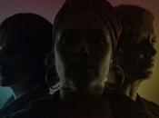 GAM: Tres impostoras suben escena para preguntarse quienes somos