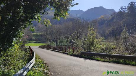 Puente sobre el Río Sella en Tornín