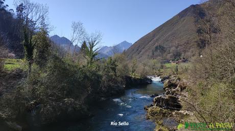 Río Sella a su paso por Tornín, Cangas de Onís