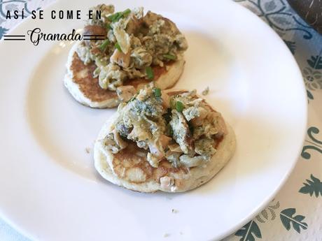 Blinis sin gluten con revuelto de salmón Blinis sin gluten con revuelto de salmón