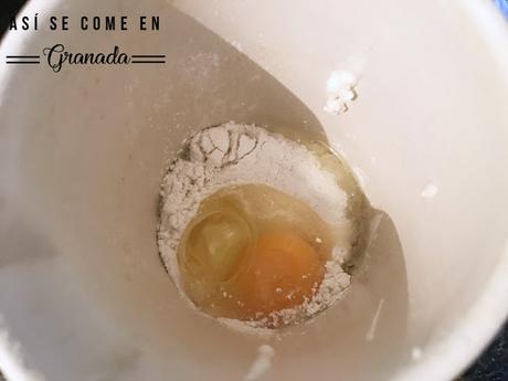 Blinis sin gluten con revuelto de salmón Blinis sin gluten con revuelto de salmón