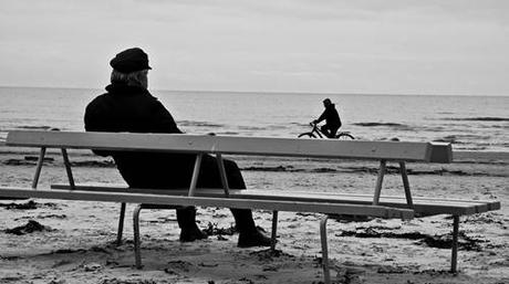 old-man-watching-ocean.jpg 