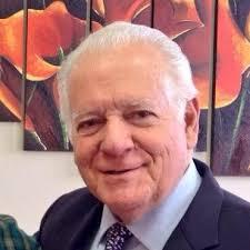 La imagen puede contener: 1 persona, sonriendo