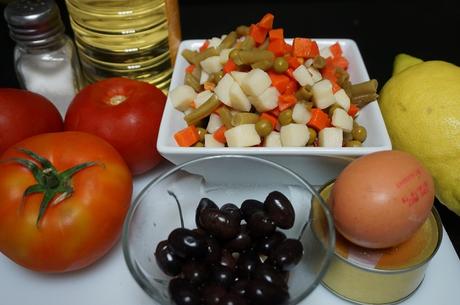 Tomates rellenos de ensaladilla Tomates rellenos de ensaladilla