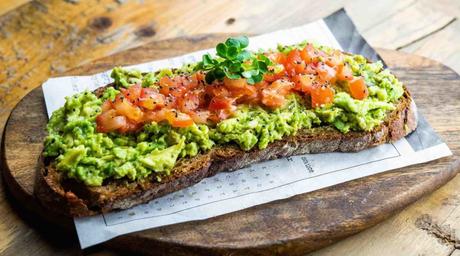 Tres pros y un contra sobre el aguacate