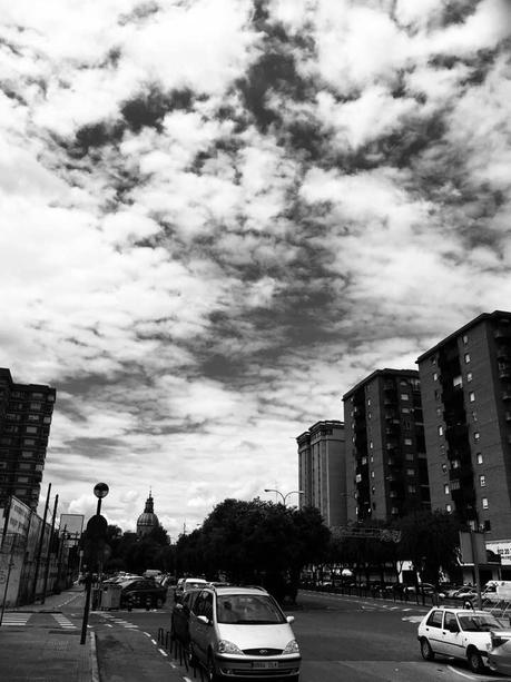 La imagen puede contener: nubes, cielo, Ã¡rbol y exterior