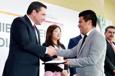 RECIBEN NOMBRAMIENTOS MAESTROS DE EDUCACIÓN BÁSICA Y MEDIA SUPERIOR RECIBEN NOMBRAMIENTOS MAESTROS DE EDUCACIÓN BÁSICA Y MEDIA SUPERIOR