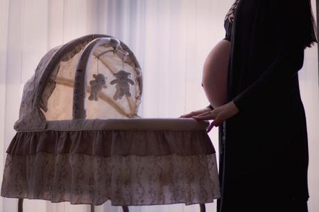 baby-cot-cradle-64263 Hallan vínculo entre los niveles elevados de estrógeno en el útero y el autismo