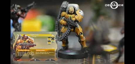 Héroes y sus cartas en Infinity Defiance