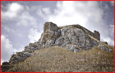 El medio rural en el Parque Nacional de la Alta Murgia muestra la presencia de la mano del hombre.