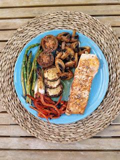 Salmón con verduras a la plancha