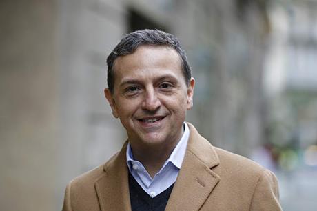 ENTREVISTA A ROBERTO SÁNCHEZ POR EL CRÍTICO