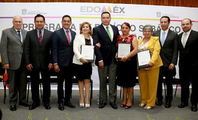 RECIBEN MAESTROS CONSTANCIA DE PERIODO SABÁTICO PROMOCIÓN 2019