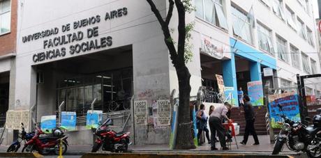 La Facultad de Ciencias Sociales de la Universidad de Buenos Aires aprobó el uso del lenguaje inclusivo