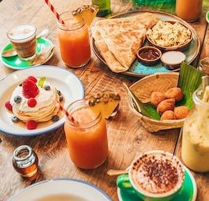 mejores brunch barcelona tropico