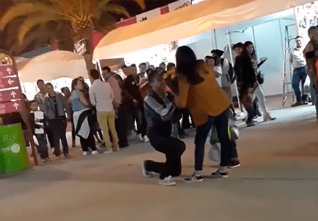 Video: Pide matrimonio en la FENAPO y es rechazado