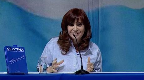 Con Sergio Massa en primera fila, Cristina Kirchner cerró la gira de “Sinceramente”