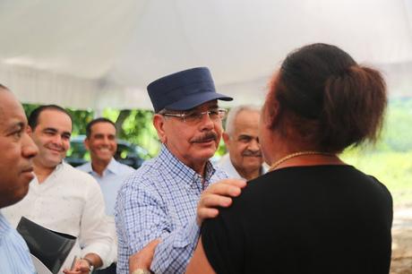 Danilo visita San José de Ocoa y aprueba proyecto renovación de café.