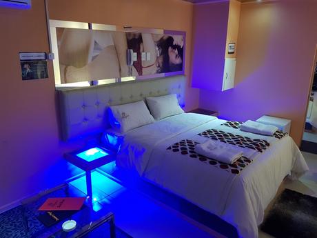 Mujer cayó del sexto piso de un Motel en pleno centro de Santiago