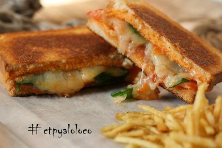 Emparedado (Sándwich) de tomate y queso