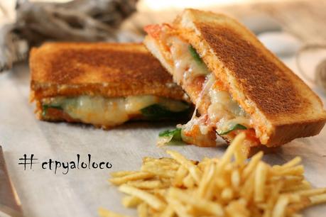 Emparedado (Sándwich) de tomate y queso