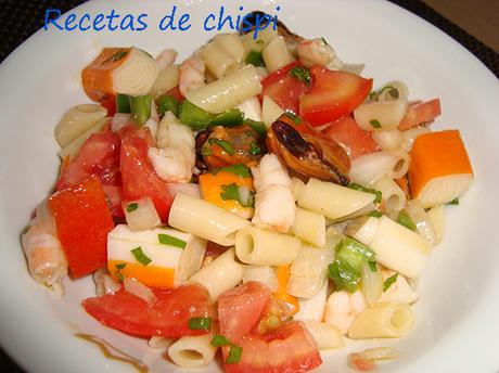 ENSALADA DE PASTA CON MARISCO