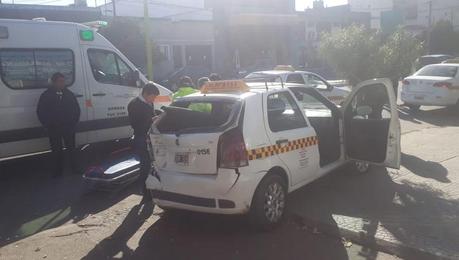 El concejal, legislador electo y ahora candidato a diputado, Ricardo Bussi, chocó contra un taxi y altero la siesta tucumana