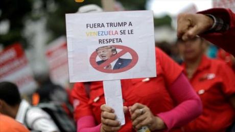 Trump ordena embargo económico total de Venezuela en EEUU