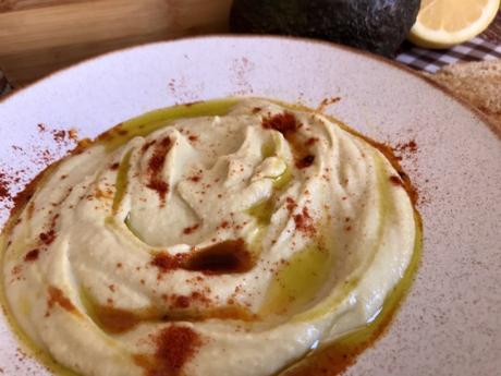 Receta de Hummus de Aguacate.