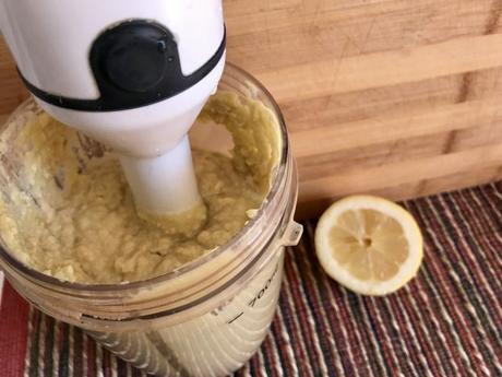 Receta de Hummus de Aguacate.