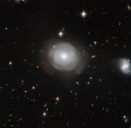 Zoom a La impresionante galaxia lenticular de centauro