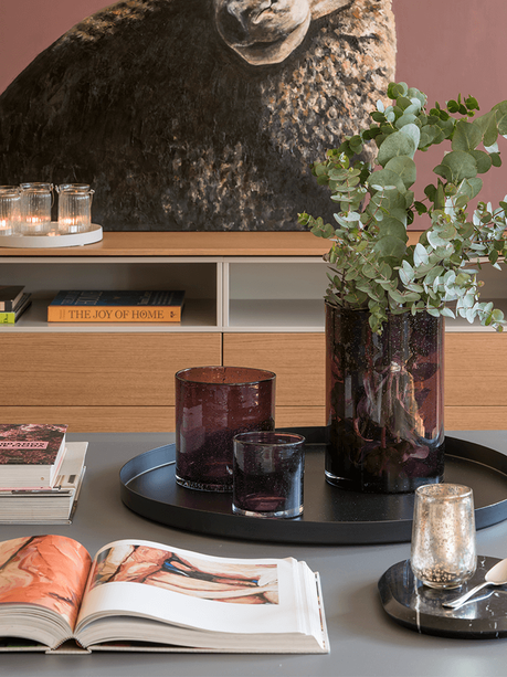 El despacho en el pasillo y los tonos rosados, claves en esta casa Interioristas Decoradores Barcelona | The Room Studio
