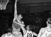 primer hombre cambió baloncesto