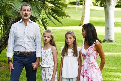 Protesta republicana por las vacaciones de los reyes en el Palacio de Marivent.