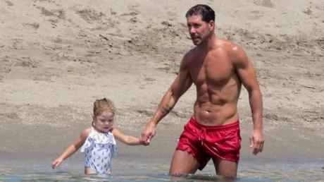 ¡Papuchi! El cholo Simeone es furor en las redes con sus fotos en la playa