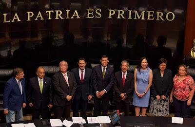 RINDEN PROTESTA CINCO EMBAJADORES DE MÉXICO