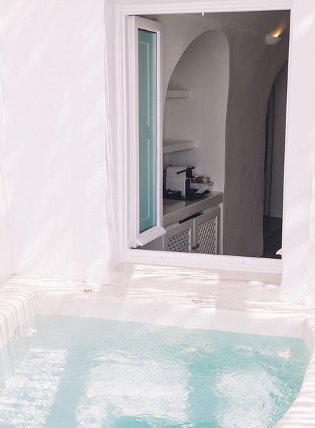 Andronis-boutique-Hotel-Room-jacuzzi ▷ Alojarse en el Andronis Boutique Hotel en Santorini